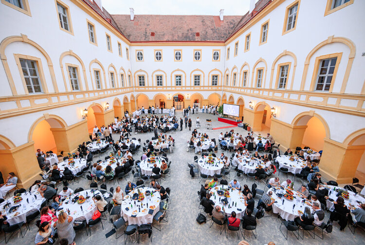 Schönbrunn Group Bild 6