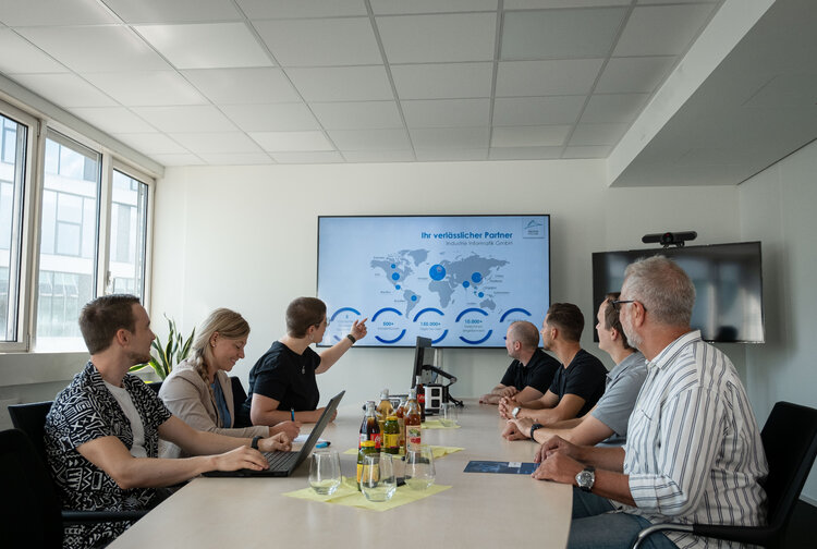 Industrie Informatik GmbH Bild 3