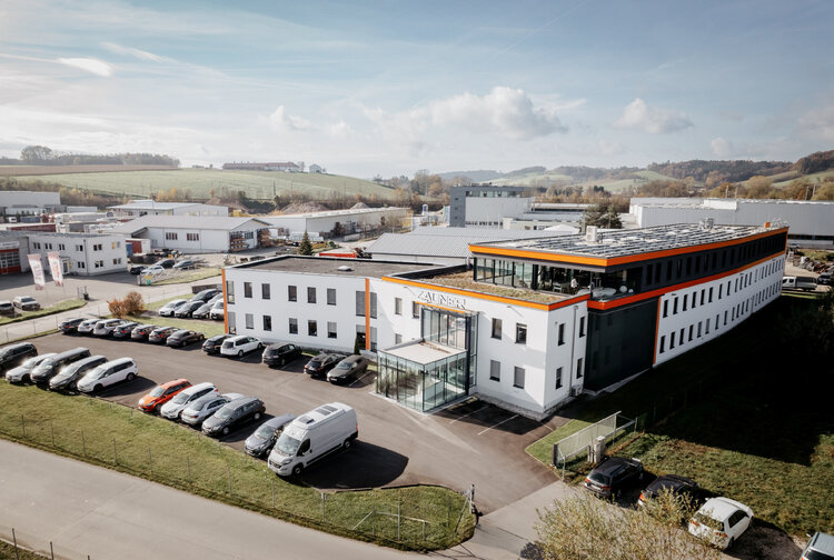 Zaunergroup Bild 1