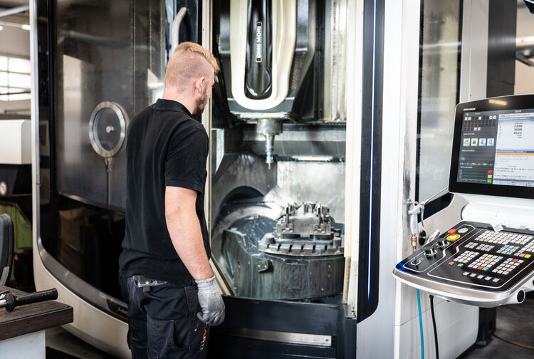 kmb Metalltechnik GmbH Bild 3