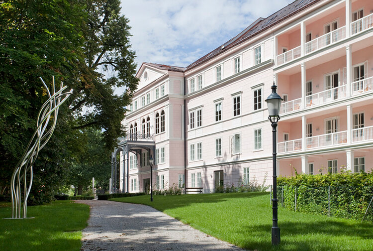 Schloss Arenberg gem. Betriebs GmbH Bild 1
